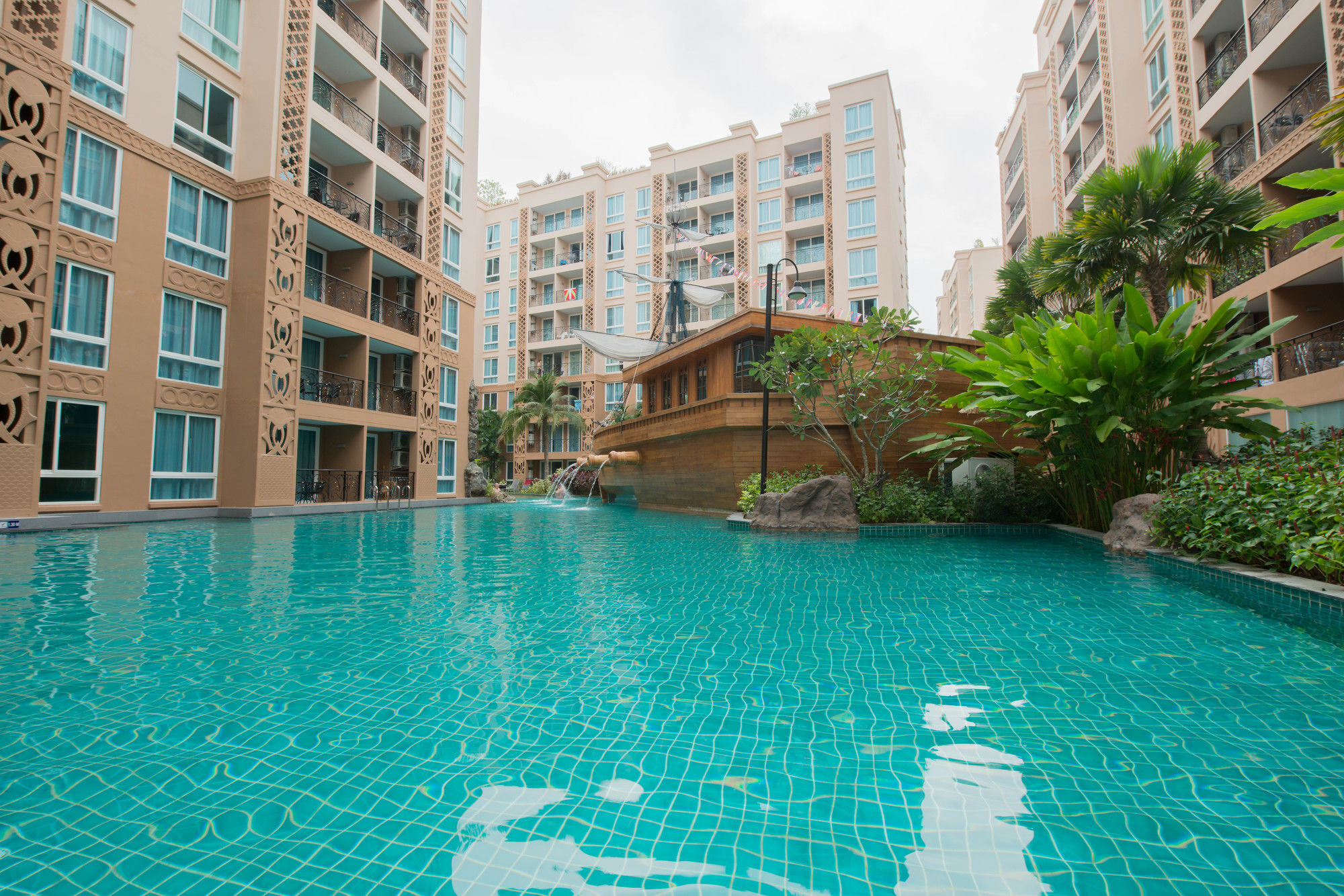 Atlantis Pattaya High Service Jomtien Exterior foto